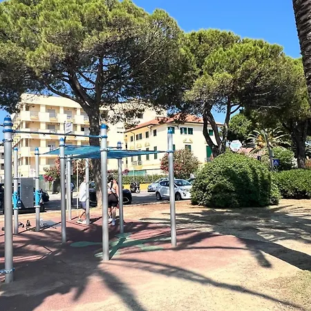 Quattro Palme 2*